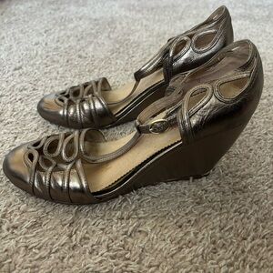 ❗️FINAL❗️Farylrobin Bronze Swirl Pattern Leather Wedges 9